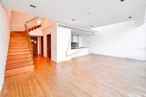 Apartment in Al Wasl, Dubai, UAE 2 bedrooms, 186 sq.m. № 753920 - photo 5