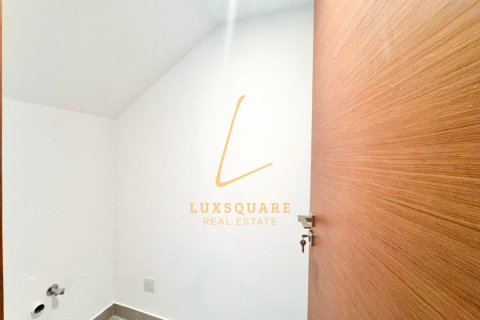 Apartment in Al Wasl, Dubai, UAE 2 bedrooms, 186 sq.m. № 753920 - photo 24