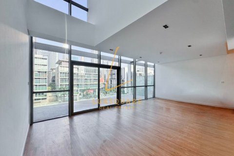 Apartment in Al Wasl, Dubai, UAE 2 bedrooms, 186 sq.m. № 753920 - photo 1