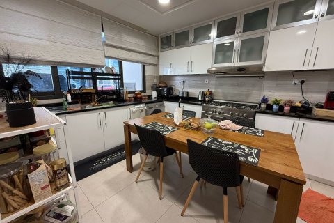 Villetta a schiera in vendita a Al Salam Street, Abu Dhabi, EAU 3 camere da letto, 274 mq. № 594383 - foto 11