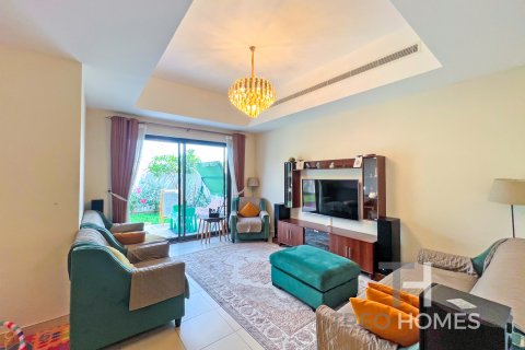 Villa in Reem, Dubai, UAE 3 bedrooms, 222 sq.m. № 586463 - photo 2