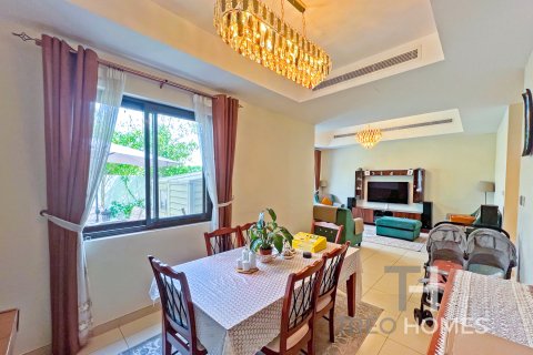 Villa in Reem, Dubai, UAE 3 bedrooms, 222 sq.m. № 586463 - photo 5