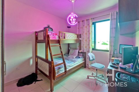 Villa in Reem, Dubai, UAE 3 bedrooms, 222 sq.m. № 586463 - photo 15