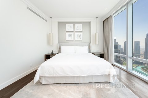 Apartment in Burj Khalifa, Dubai, UAE 3 bedrooms, 186 sq.m. № 586357 - photo 14