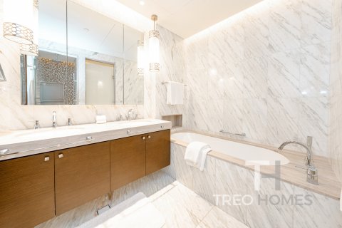 Apartment in Burj Khalifa, Dubai, UAE 3 bedrooms, 186 sq.m. № 586357 - photo 12