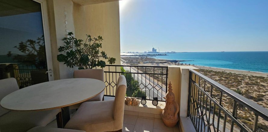 Пәтер Al Hamra Village, Рас-эль-Хайма, БАӘ-да 2 жатын бөлмелер, 120 м² № 656491