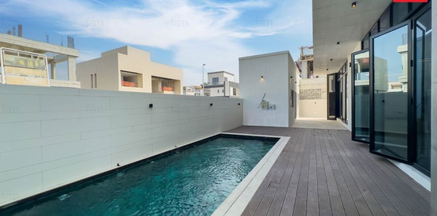 Villa asukohaga Dubai, AÜE: 5 magamistoaga, 464.8 m² Nr 703797