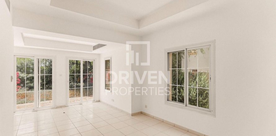 Villa itt: The Springs, Dubai, EAE, 3 hálószoba, 332.78 m², azonosító: 746998