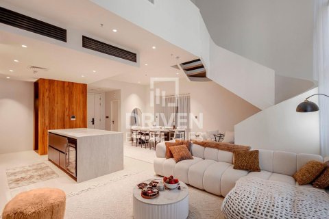 Appartamento a DIFC, Dubai, EAU 2 camere da letto, 189.34 mq. № 746999