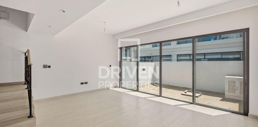خانه شهری در Damac Lagoons، Dubai ، امارات متحده عربی 4 خوابه ، 144 متر مربع.  شماره 745379