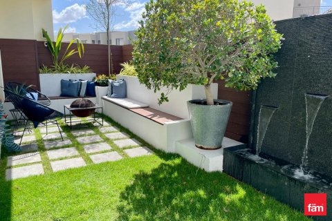 Willa do wynajęcia w Dubai, ZEA 4 sypialnie, 304.2 mkw., nr 687230 - zdjęcie 2