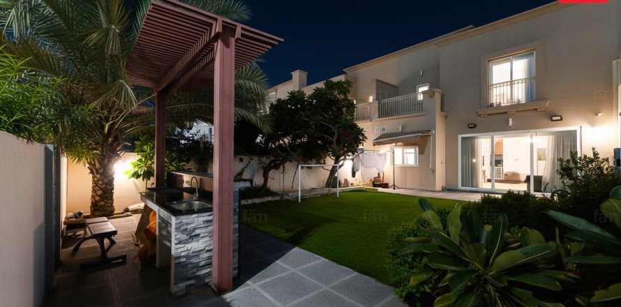 Vila u Dubai, UAE 254.9 m2, 3 spavaćih soba Br. 687228