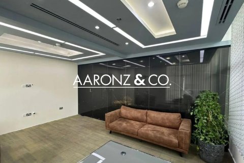 Business Bay, Dubai, UAE의 임대용 사무실 199제곱미터 번호 670774 - 사진 7