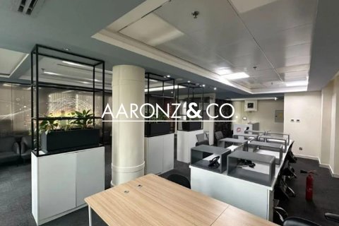Oficina en alquiler en Business Bay, Dubai, EAU 198.5 m2 № 670774 - foto 5