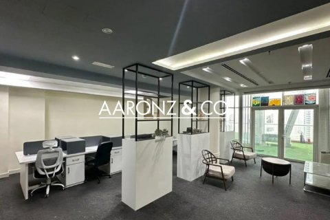 Oficina en alquiler en Business Bay, Dubai, EAU 198.5 m2 № 670774 - foto 4