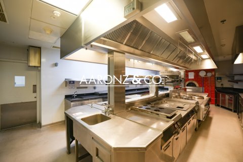 Tienda en alquiler en Business Bay, Dubai, EAU 732.9 m2 № 670754 - foto 8