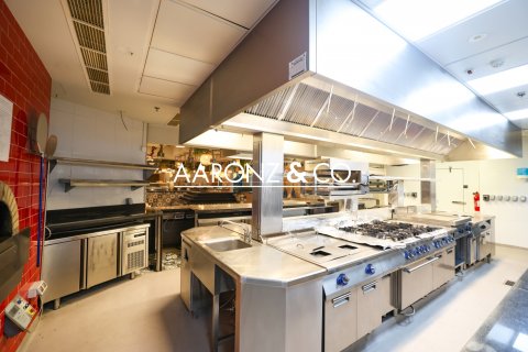 Tienda en alquiler en Business Bay, Dubai, EAU 732.9 m2 № 670754 - foto 7