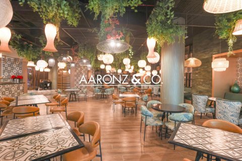 Tienda en alquiler en Business Bay, Dubai, EAU 732.9 m2 № 670754 - foto 4