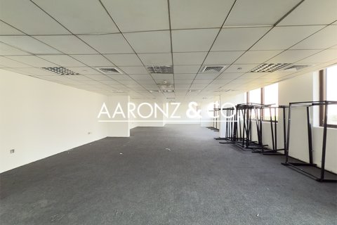 Zyrë në Dubai Investment Park, Emiratet e Bashkuara Arabe 1319.4 m2. № 670753 - Foto 5