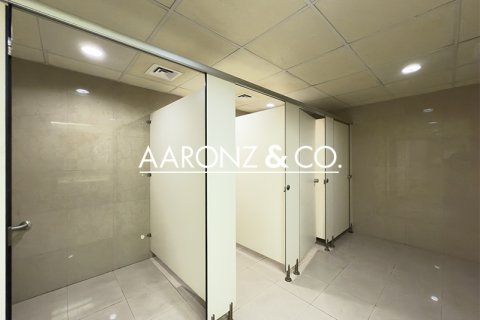 Zyrë në Dubai Investment Park, Emiratet e Bashkuara Arabe 1319.4 m2. № 670753 - Foto 4