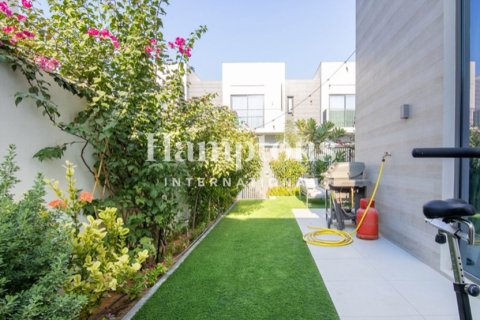 Városi lakóépület itt: Arabian Ranches 3, Dubai, EAE, 4 hálószoba, 223.59986943 m², azonosító: 751538 - fénykép 5