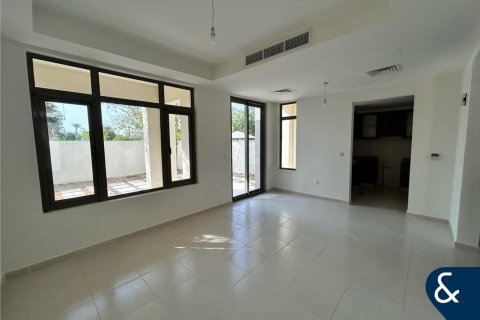Villa te huur in Reem, Dubai, VAE 3 slaapkamers, 260 vr.m., nr 668490 - foto 3