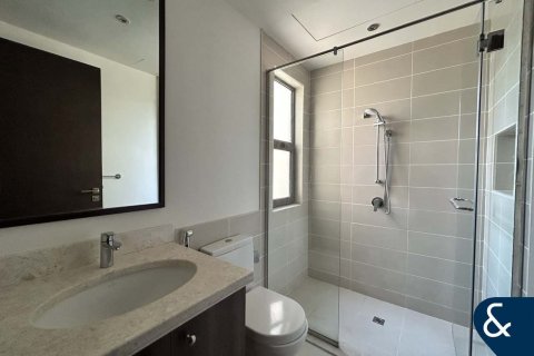 Villa te huur in Reem, Dubai, VAE 3 slaapkamers, 260 vr.m., nr 668490 - foto 13