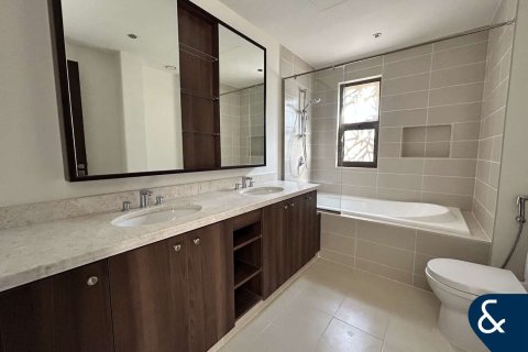 Villa te huur in Reem, Dubai, VAE 3 slaapkamers, 260 vr.m., nr 668490 - foto 11