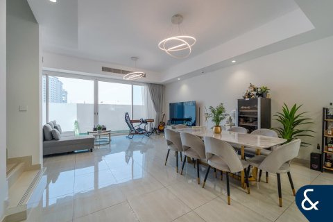 Villa til leie i Dubai Sports City, Dubai, Emiratene 4 soverom, 173 kvm Nr. 668356 - Foto 5