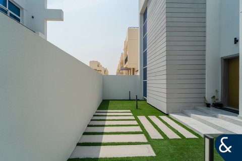 Villa til leie i Dubai Sports City, Dubai, Emiratene 4 soverom, 173 kvm Nr. 668356 - Foto 2