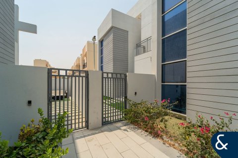 Villa til leie i Dubai Sports City, Dubai, Emiratene 4 soverom, 173 kvm Nr. 668356 - Foto 1
