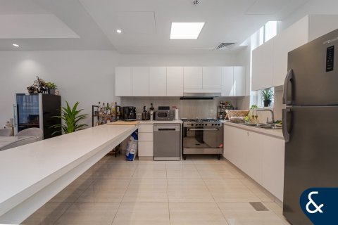 Villa til leie i Dubai Sports City, Dubai, Emiratene 4 soverom, 173 kvm Nr. 668356 - Foto 7