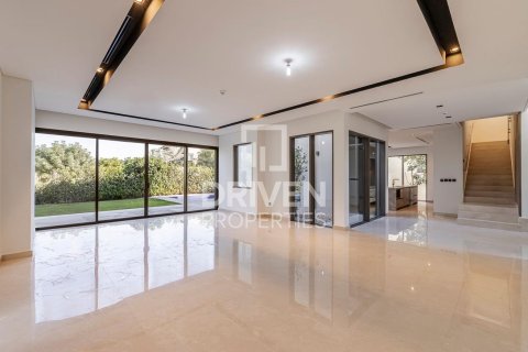 Снять в аренду виллу в Дубай Хилс Эстейт, Дубай, ОАЭ 4 спальни, 701м2, № 654794 - фото 2