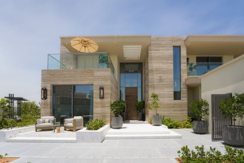 Commercial property in Abu Dhabi, UAE 7 bedrooms, 700 sq.m. № 594007 - photo 2