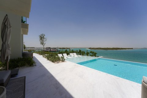 Commercial property in Abu Dhabi, UAE 7 bedrooms, 700 sq.m. № 594007 - photo 27