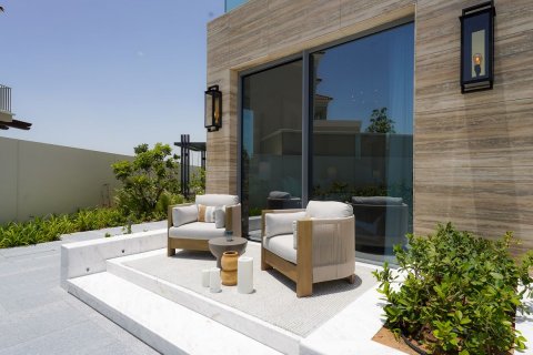 Commercial property in Abu Dhabi, UAE 7 bedrooms, 700 sq.m. № 594007 - photo 4