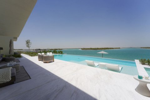 Commercial property in Abu Dhabi, UAE 7 bedrooms, 700 sq.m. № 594007 - photo 3
