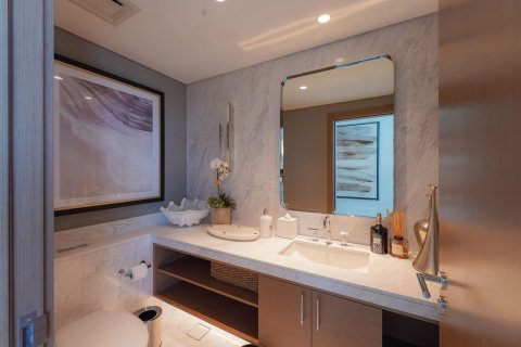 Commercial property in Abu Dhabi, UAE 7 bedrooms, 700 sq.m. № 594007 - photo 24