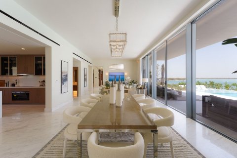 Commercial property in Abu Dhabi, UAE 7 bedrooms, 700 sq.m. № 594007 - photo 11