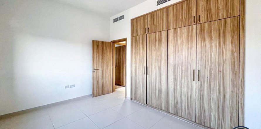 Shtëpi në qytet në Dubai Land, Dubai, Emiratet e Bashkuara Arabe 4 dhoma gjumi, 231 m2. № 628381