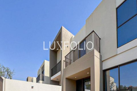 Shtëpi në qytet në Dubai Land, Dubai, Emiratet e Bashkuara Arabe 3 dhoma gjumi, 184 m2. № 628380 - Foto 15