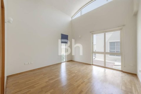 Снять в аренду таунхаус в Al Raha Gardens, Абу-Даби, ОАЭ 4 спальни, 402м2, № 616937 - фото 3