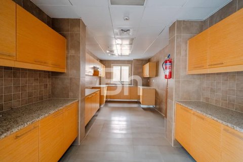 Снять в аренду виллу в Халифа-Сити, Абу-Даби, ОАЭ 4 спальни, 557м2, № 616936 - фото 12