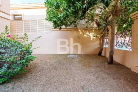 Снять в аренду виллу в Халифа-Сити, Абу-Даби, ОАЭ 4 спальни, 557м2, № 616936 - фото 19