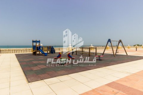 Apartment sa Al Hamra Village, Ras Al Khaimah, UAE 2 silid-tulugan, 102.2 sq.m. № 611652 - larawan 13