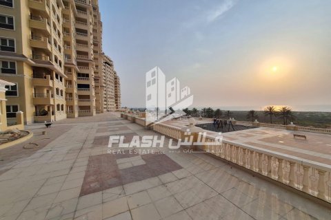 Apartment sa Al Hamra Village, Ras Al Khaimah, UAE 2 silid-tulugan, 102.2 sq.m. № 611652 - larawan 4