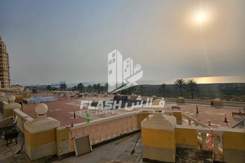 Apartment sa Al Hamra Village, Ras Al Khaimah, UAE 2 silid-tulugan, 102.2 sq.m. № 611652 - larawan 16