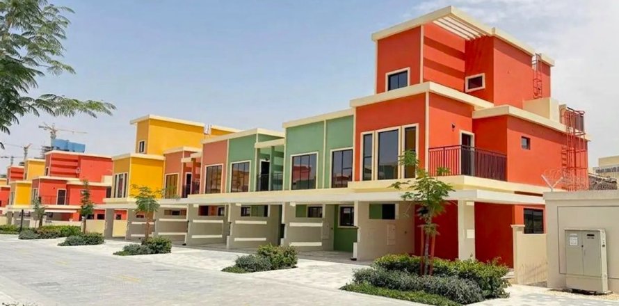 Rumah bandar di Dubai, UAE 5 bilik tidur, 219.7 meter persegi № 766636