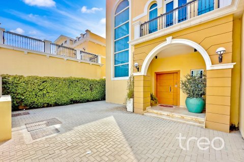 Villa itt: Jumeirah Park, Dubai, EAE, 4 hálószoba, 386.2 m², azonosító: 733052 - fénykép 12