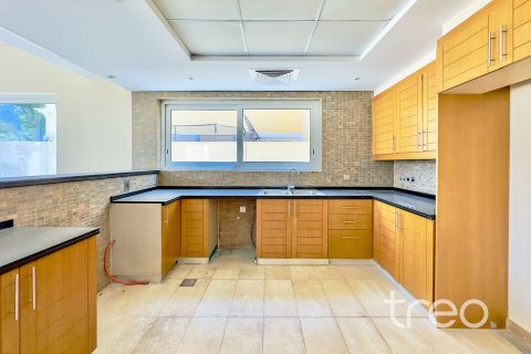 Villa itt: Jumeirah Park, Dubai, EAE, 4 hálószoba, 386.2 m², azonosító: 733052 - fénykép 5
